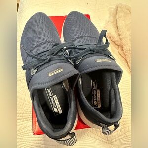 New Balance Women's Nergize V3 Cross Trainer Size 10 Navy white NEW